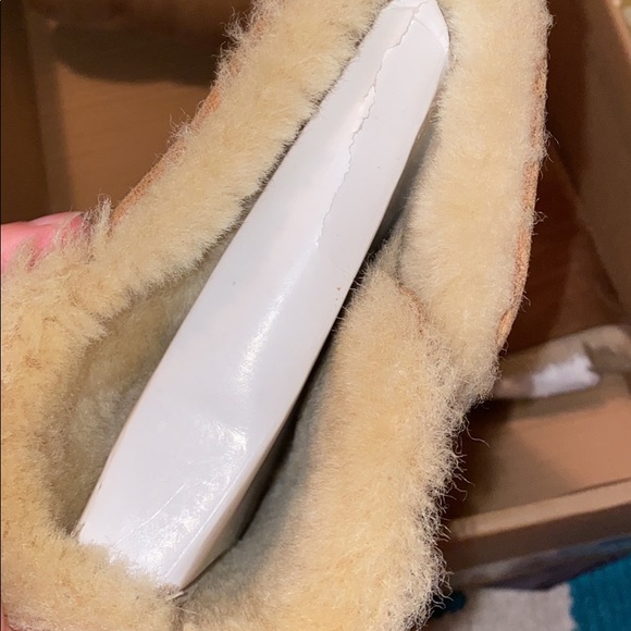 Uggs Bailey button triplet size 6 - Picture 7 of 7